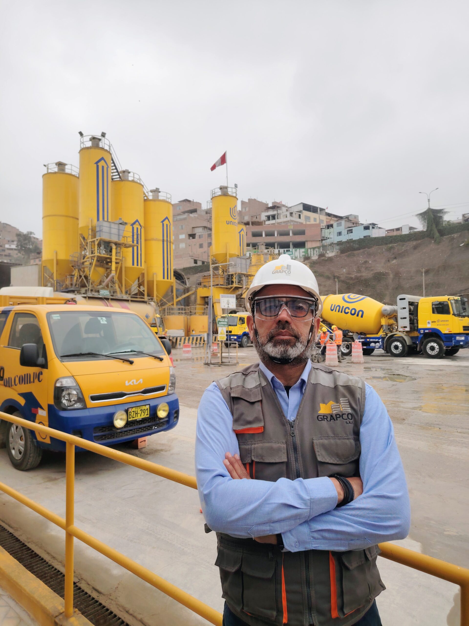 Supervisor de obra en planta de concreto