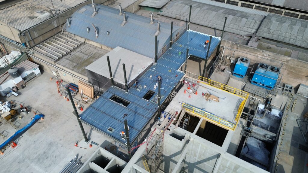 Avance de obra: estructura de concreto y encofrado en ejecución